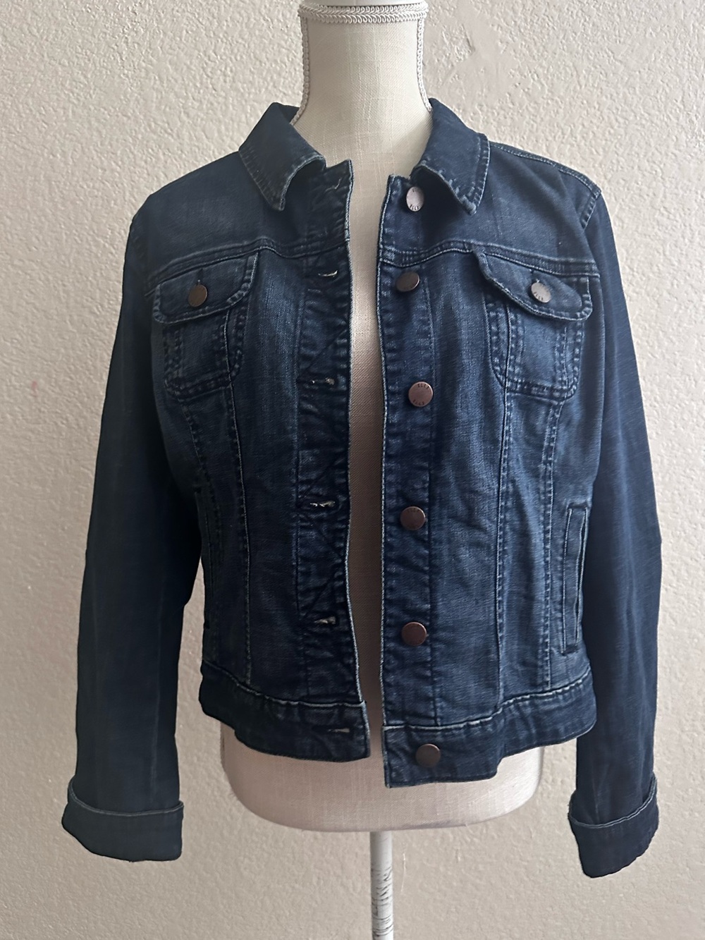 Elle Denim Jean Jacket Size Large Dark Blue Button Front